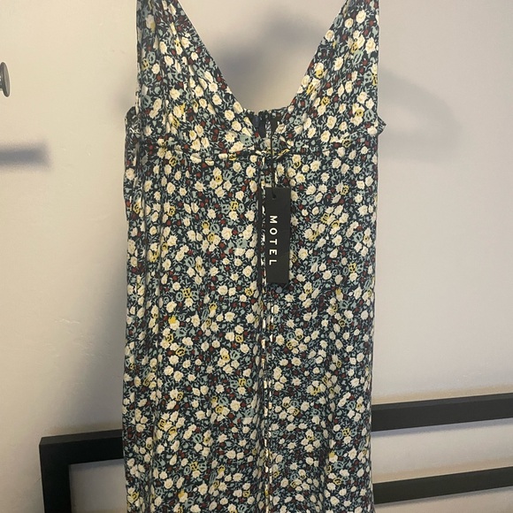 Motel Senora Mini Floral Dress - Picture 3 of 3